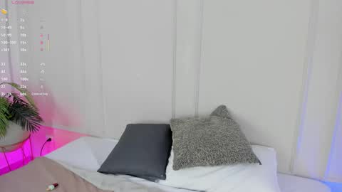 Maria Pettit online show from November 14, 11:32 am