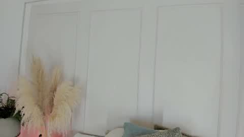 Maria Pettit online show from August 4, 2:50 am