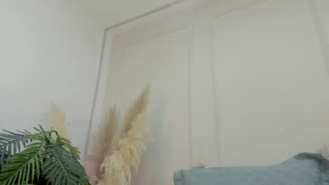 Maria Pettit online show from June 17, 2:46 am