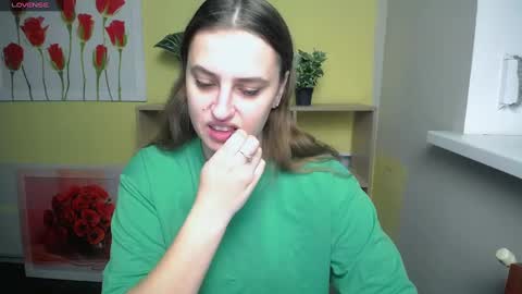 Snapshot of mariatess_ chatting on December 16, 10:29 am Mariia online show from December 16, 10:29 am