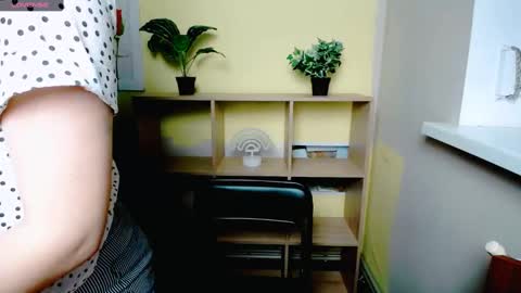 Snapshot of mariatess_ chatting on March 6, 11:36 am Mariia online show from March 6, 11:36 am