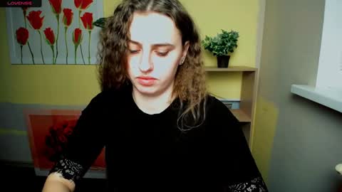 Snapshot of mariatess_ chatting on February 12, 2:11 pm Mariia online show from February 12, 2:11 pm