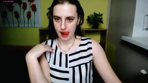 Snapshot of mariatess_ chatting on March 11, 1:12 pm Mariia online show from March 11, 1:12 pm