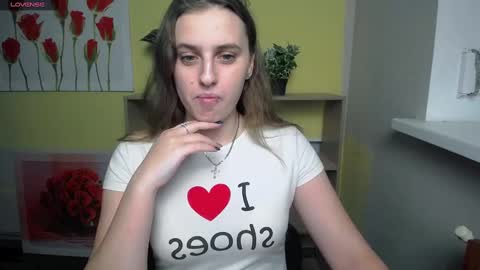 Snapshot of mariatess_ chatting on December 13, 2:16 pm Mariia online show from December 13, 2:16 pm