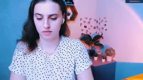 Snapshot of mariatess_ chatting on October 5, 12:32 pm Mariia online show from October 5, 12:32 pm