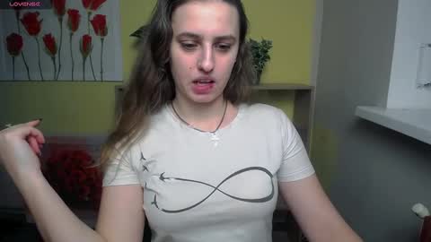 Snapshot of mariatess_ chatting on December 19, 1:29 pm Mariia online show from December 19, 1:29 pm