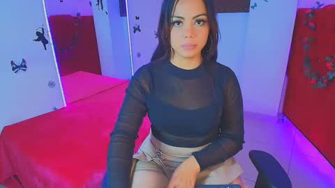 Snapshot of maribelsex303av chatting on September 23, 3:43 pm maribelsex303av online show from September 23, 3:43 pm