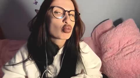 Hanna online show from November 2, 3:59 pm