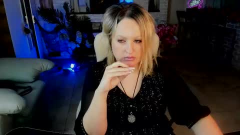 mariemlui online show from October 26, 12:11 pm