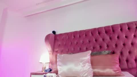Marie online show from June 1, 8:32 pm