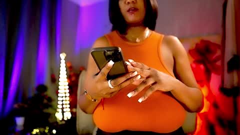 Snapshot of mariicha chatting on December 30, 7:04 am Nikita - Scroll down and read my bio please. New Pictures in Bio online show from December 30, 7:04 am