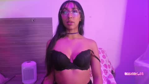 Snapshot of marijaneh chatting on February 22, 10:07 am Luna Dulk online show from February 22, 10:07 am