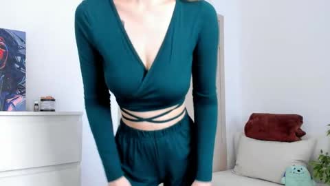 Marilina online show from April 28, 7:45 am