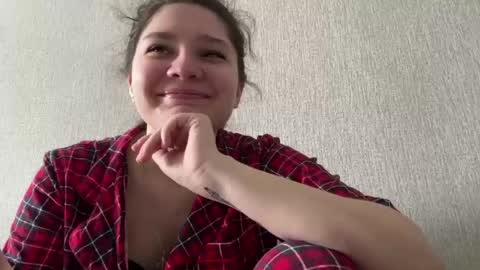 Emmie online show from May 4, 12:25 am