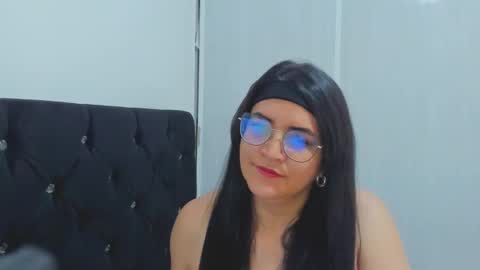 Snapshot of marilyn_garcia chatting on December 3, 7:00 pm MARILYN SEXY online show from December 3, 7:00 pm