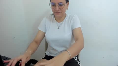 Snapshot of marilyn_garcia chatting on September 13, 1:41 pm MARILYN SEXY online show from September 13, 1:41 pm