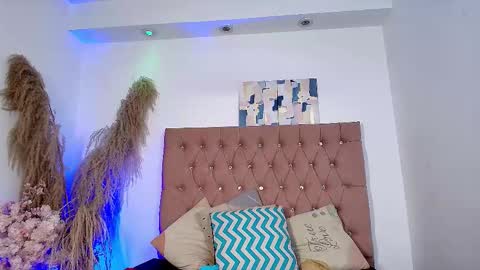 marinette online show from January 14, 5:40 pm