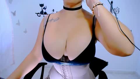Snapshot of mariposaxox chatting on February 18, 10:14 pm Pao online show from February 18, 10:14 pm