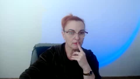 marrilove_ online show from April 4, 8:24 am