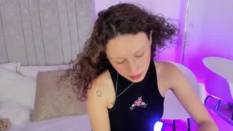 mari online show from December 17, 9:19 pm