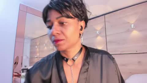 martina touss  online show from October 24, 11:39 am