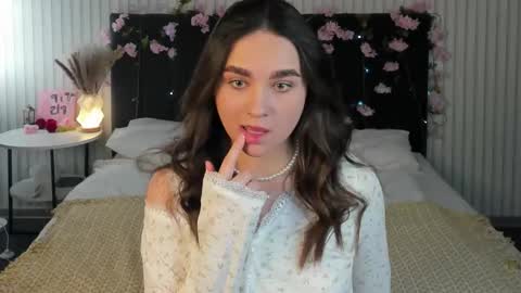 Mary online show from December 22, 4:21 pm