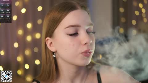 Snapshot of mary_hope_u chatting on December 18, 7:15 am Mary online show from December 18, 7:15 am