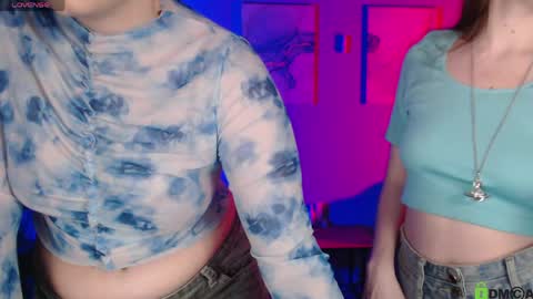 mary_moon__ online show from April 23, 8:00 pm