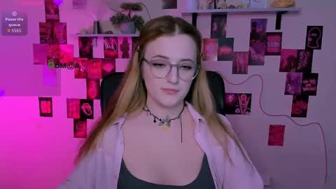 mary_moon__ online show from May 19, 8:49 pm