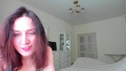MarieQueenie online show from May 2, 9:45 am