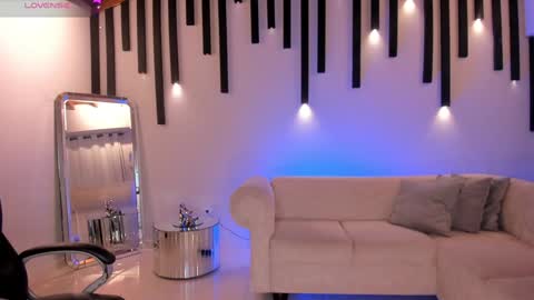  Mary  online show from January 12, 11:50 am