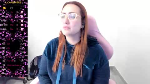 Snapshot of maryluna95 chatting on February 25, 2:58 am Dulce Maria online show from February 25, 2:58 am