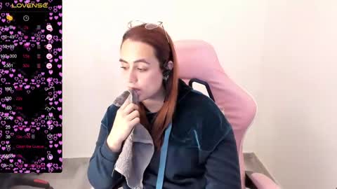 Snapshot of maryluna95 chatting on February 26, 5:03 am Dulce Maria online show from February 26, 5:03 am