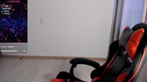 Dulce Maria online show from February 24, 7:01 pm