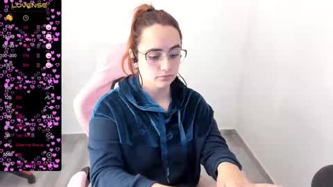 Snapshot of maryluna95 chatting on March 7, 6:02 am Dulce Maria online show from March 7, 6:02 am