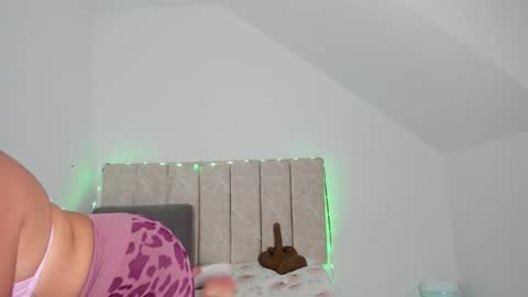 Mary  online show from October 17, 12:47 am