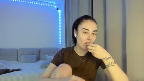 Mary online show from March 16, 2:03 am