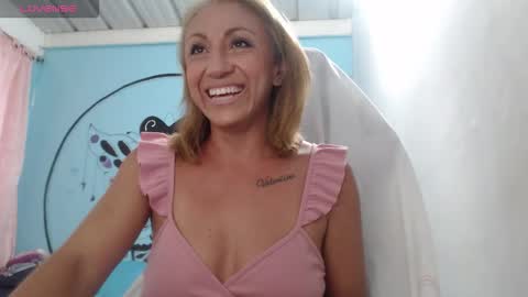 Snapshot of massielferretis chatting on October 13, 9:39 pm massiel ferreti online show from October 13, 9:39 pm