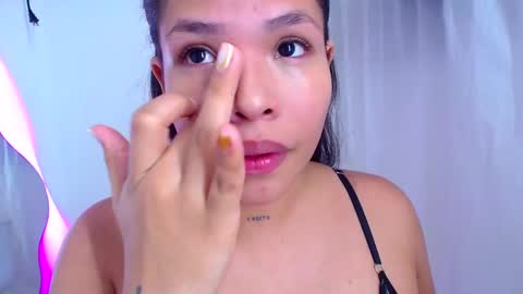 Snapshot of mati0421 chatting on February 17, 3:47 am Mati04 online show from February 17, 3:47 am