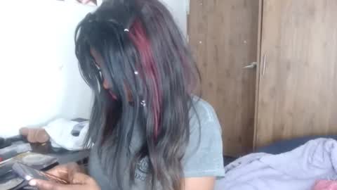 Snapshot of matilde27 chatting on December 17, 2:33 am Daniela online show from December 17, 2:33 am