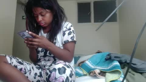 Snapshot of matilde27 chatting on December 31, 12:15 pm Daniela online show from December 31, 12:15 pm