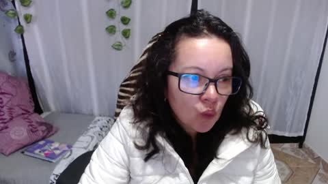 Snapshot of mature_wolf chatting on February 1, 12:26 pm Sonia online show from February 1, 12:26 pm