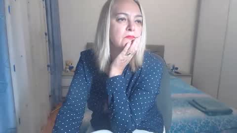 maturediana online show from May 4, 2:15 am