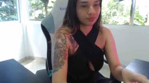 Mau and Lauren online show from November 1, 6:34 pm