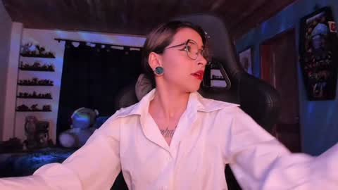 Hilary online show from December 13, 11:39 pm