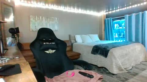 mavismable online show from July 1, 4:12 am