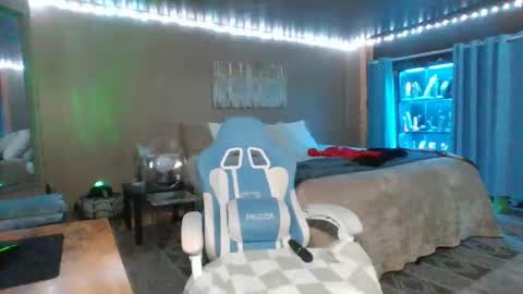 mavismable online show from March 2, 7:15 am