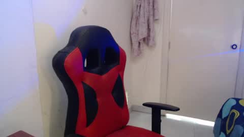 maxinesex_ online show from June 24, 3:33 pm