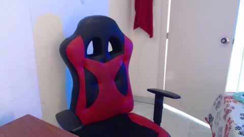 maxinesex_ online show from April 29, 5:30 pm