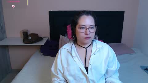 Snapshot of may_bloom chatting on October 21, 3:10 am May online show from October 21, 3:10 am